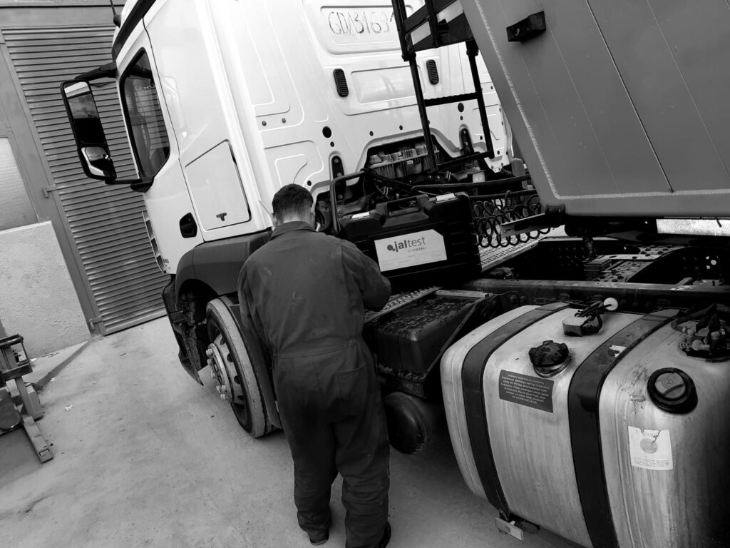 naprawy-pojazdy ciezarowe-warsztat-gdynia-tomi-jaltest-diagnostyka